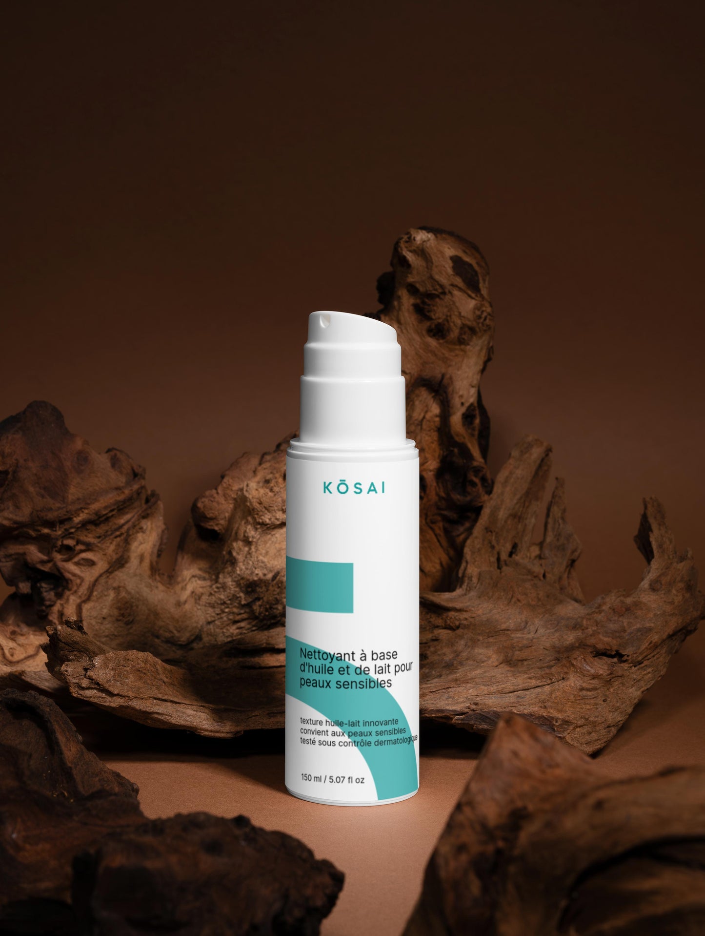 Nettoyant à base d'huile et de lait pour peaux sensibles